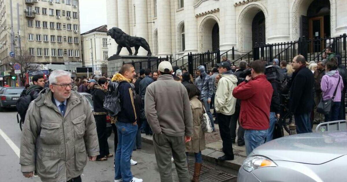 Пореден протест на инициативата Правосъдие за всеки“ пред Съдебната палата.Както