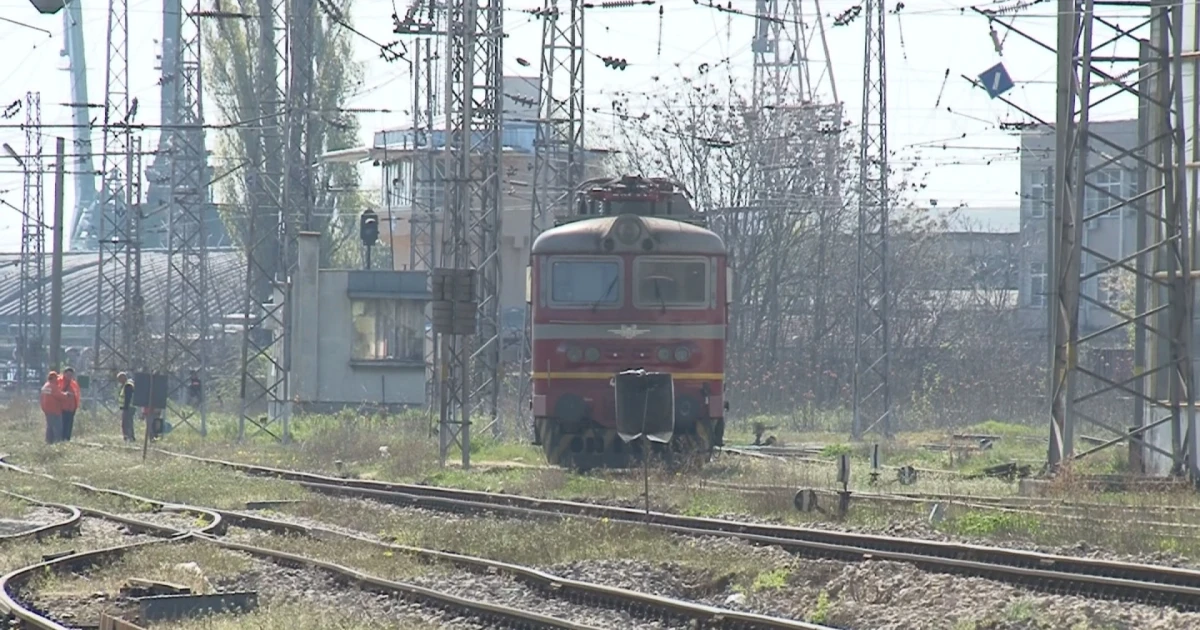 Проблеми с контактната мрежа е причината за отменените влакове и