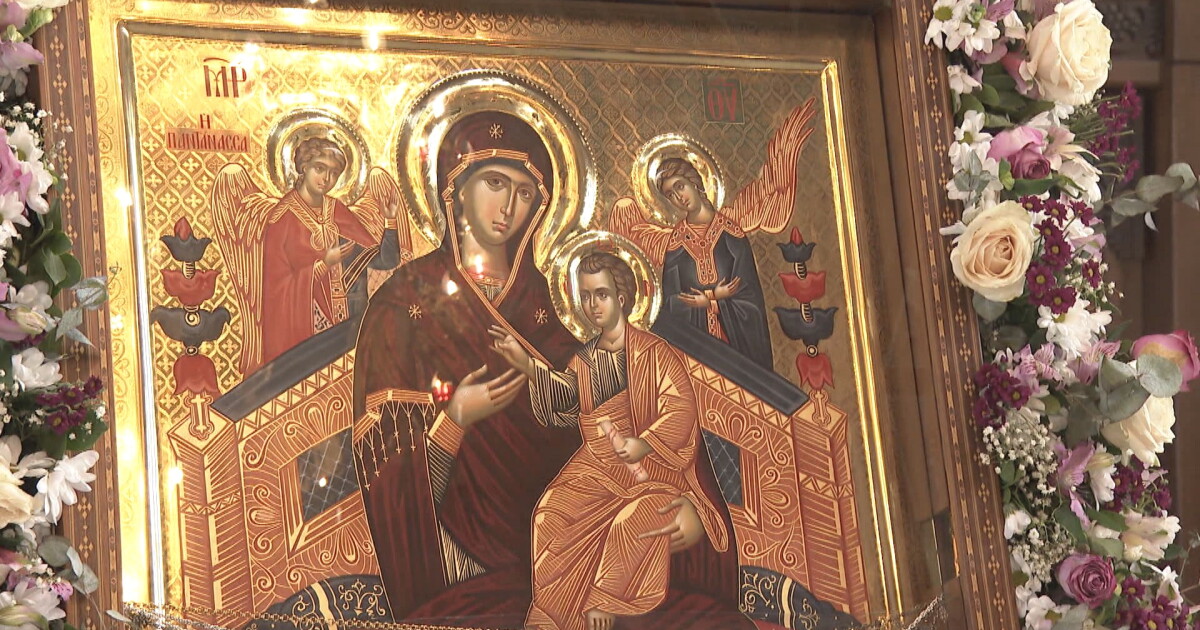 Българската църква чества Събор на Пресвета Богородица и паметта на
