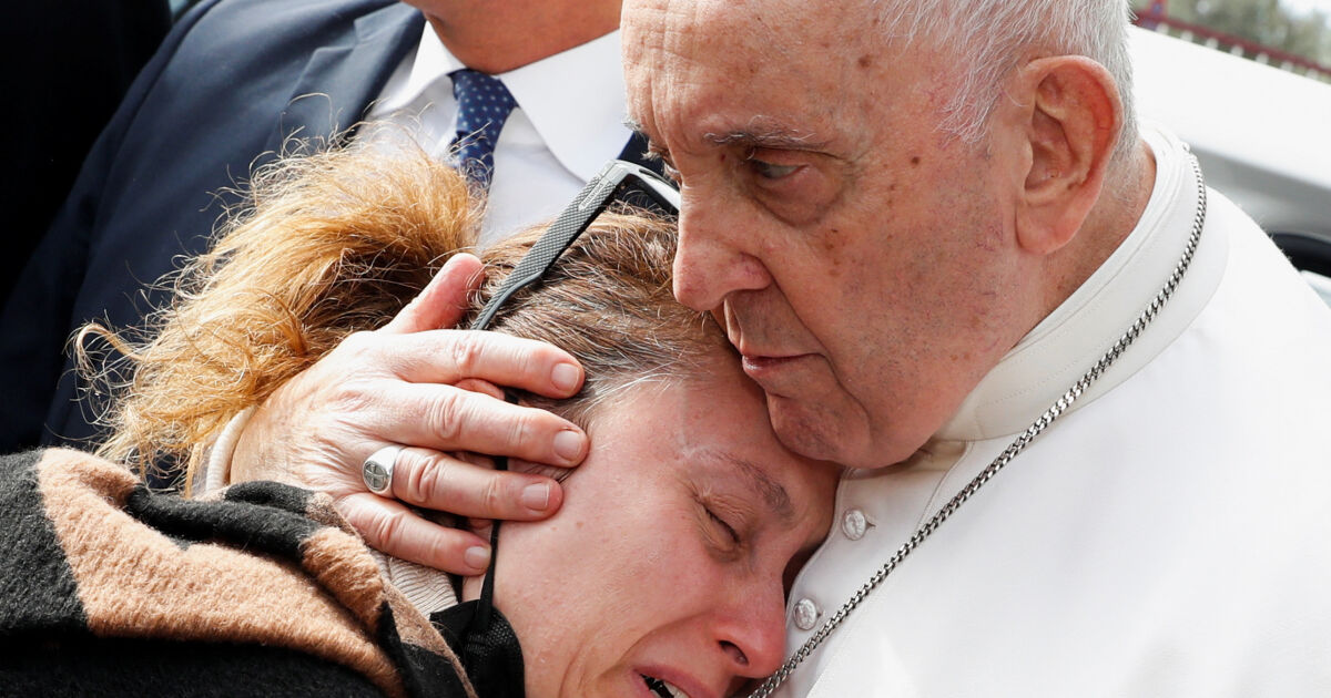 Папа Франциск, който е на 86 години, беше изписан днес