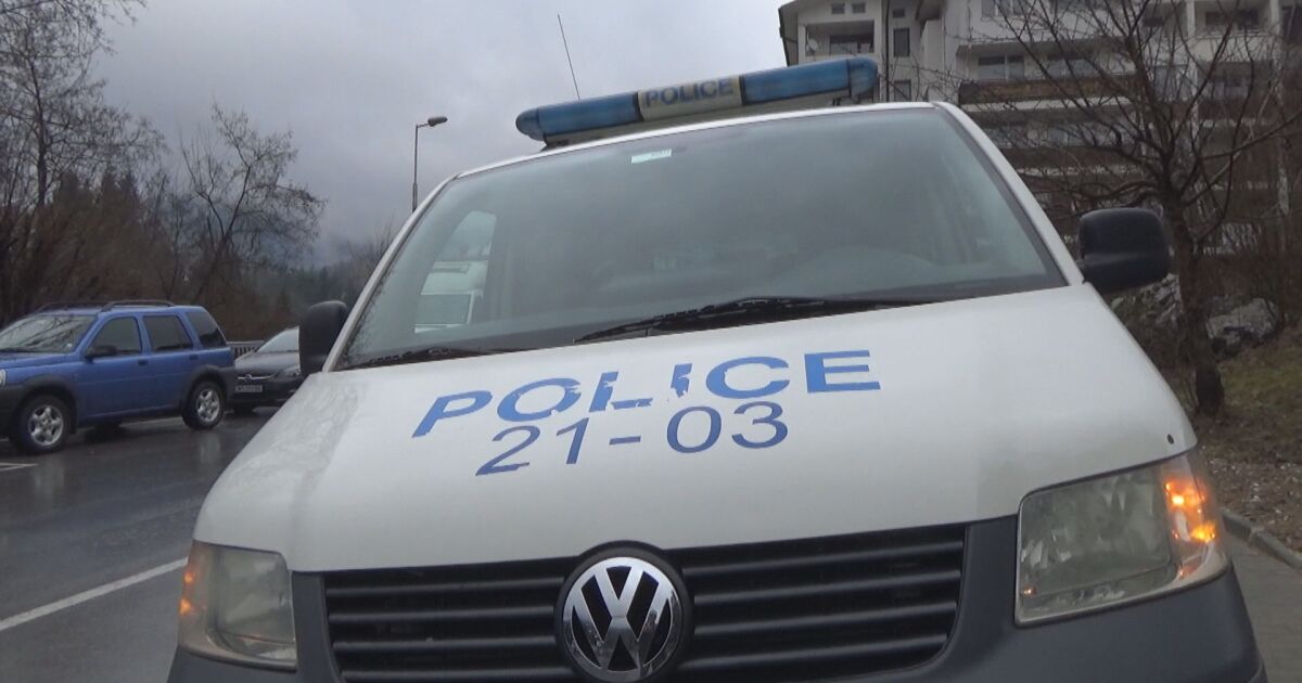 Свободна продажба на канабис в хранителен магазин откри полицията в