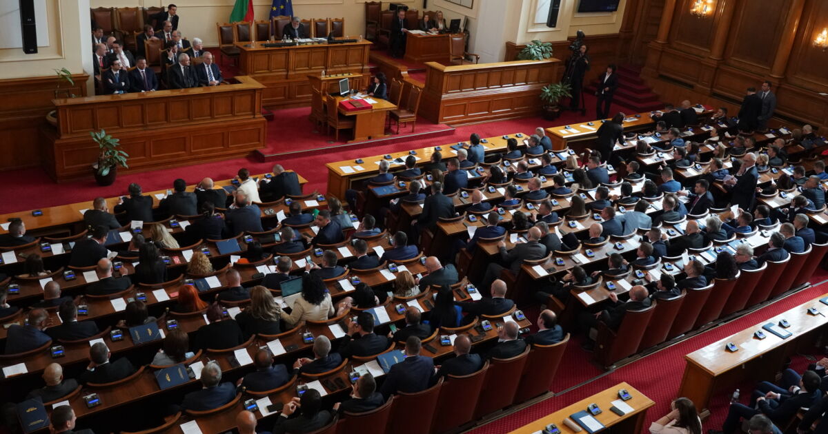 49-ото Народно събрание може да влезе в историята като парламента