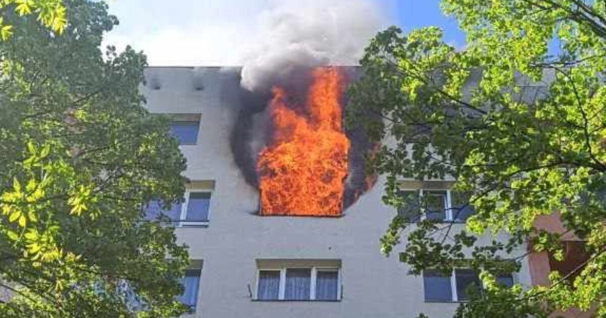 Пожар в апартамент в столичния квартал Люлин“, научи bTV. Пламъците са