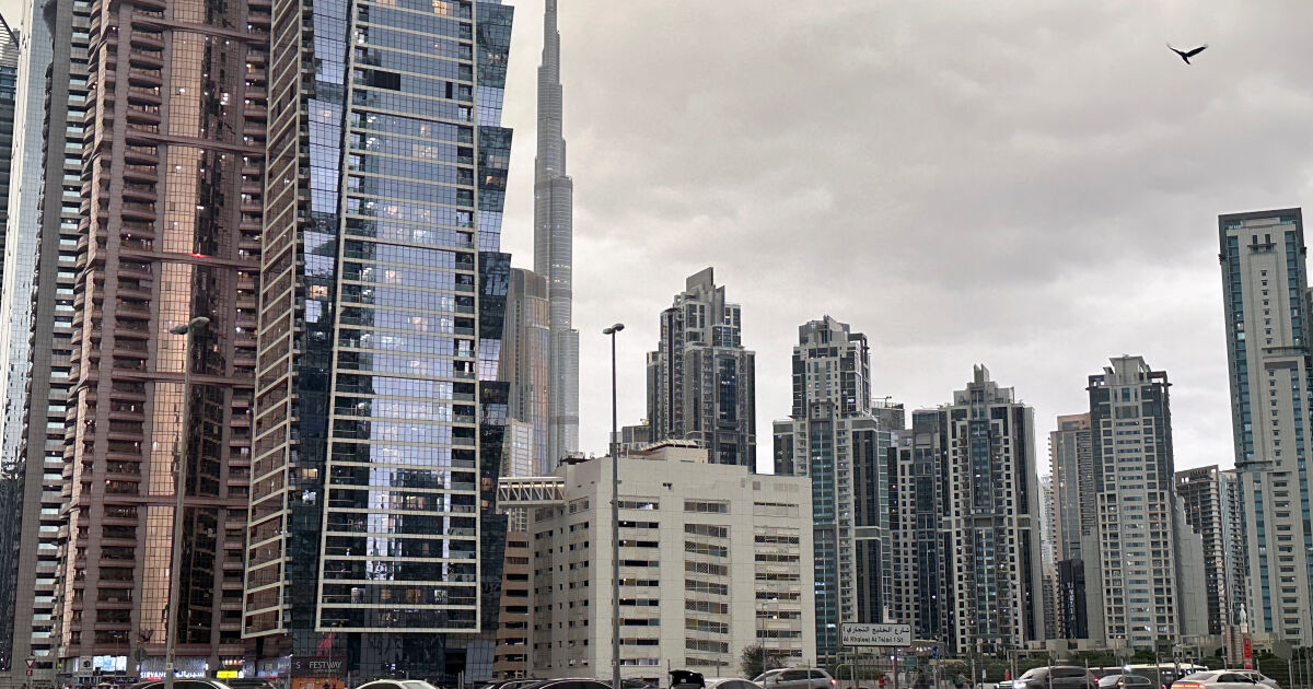 Дубай преживя най-проливните дъждове от 1949 г. насам, още преди