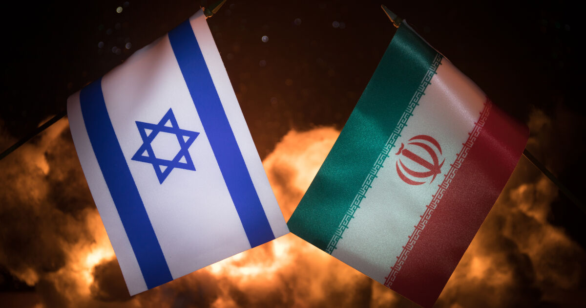 Снимка: Израелска ракета удари Иран, спрени са полети