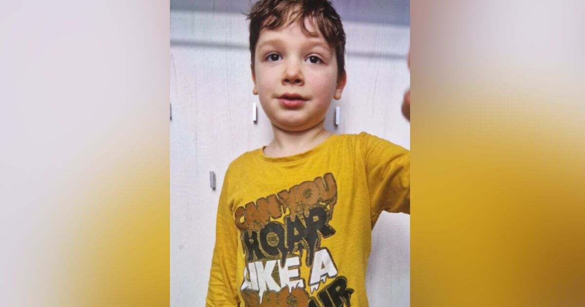 6-годишно момче с аутизъм от Германия вече няколко дни е