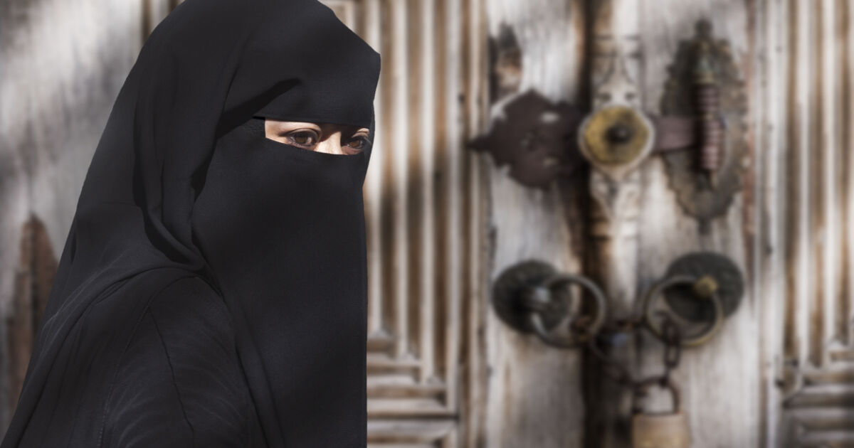 Франция обвини бившата съпруга на високопоставен служител на Ислямска държава“