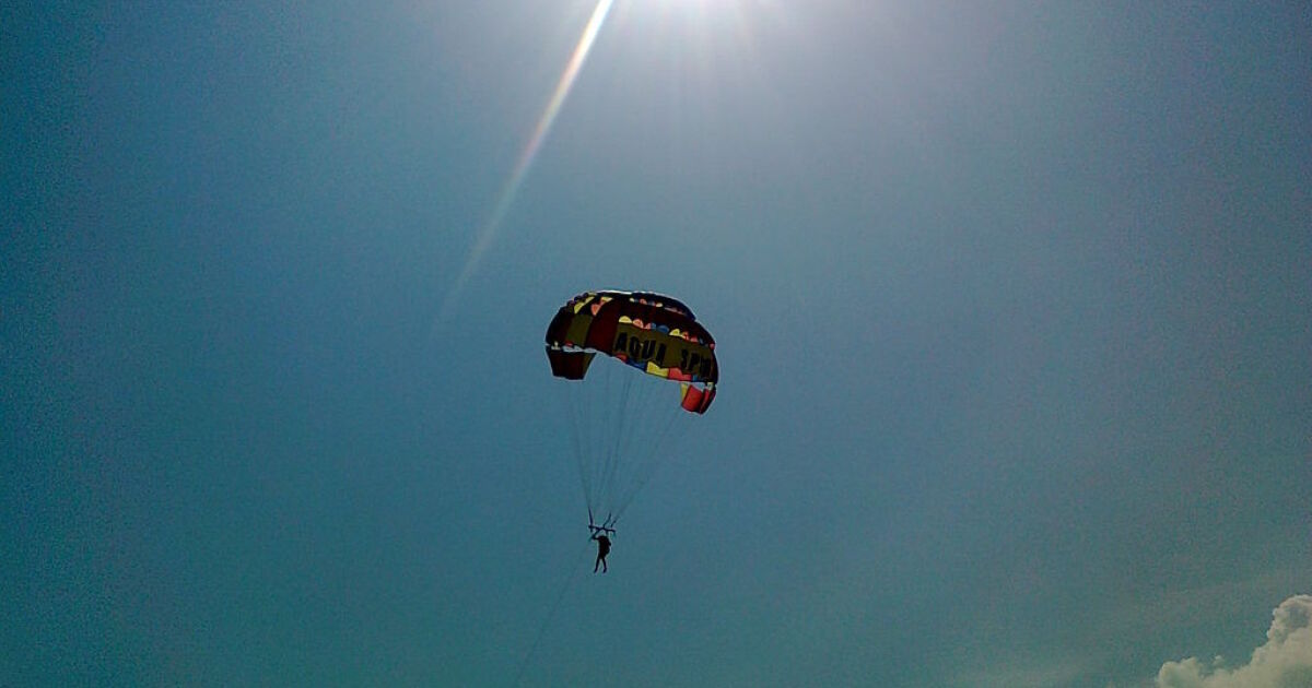 Двама парашутисти са пострадали край село Литаково до Ботевград, научи