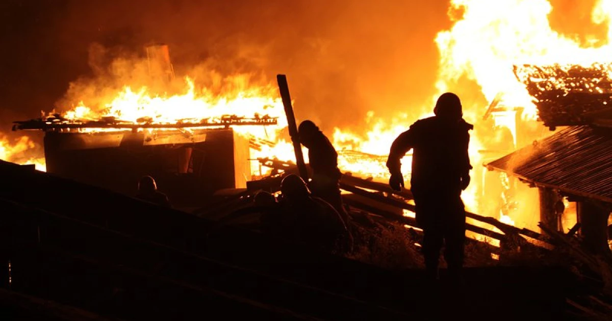 Седемнайсет души загинаха при пожар в ресторант в град Чанчун