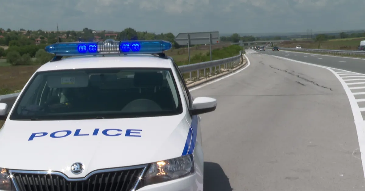 Гонка с полицията на АМ “Тракия завърши с катастрофа. Случката