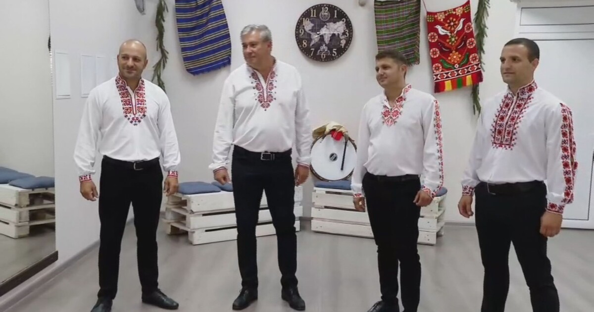 Снимка: Ретро чалга - хит в "Тик-ток": Песента за Васко Жабата стана популярна и извън България
