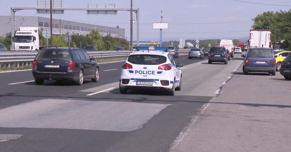 164 километра в час по столичен булевард! Двама любители на