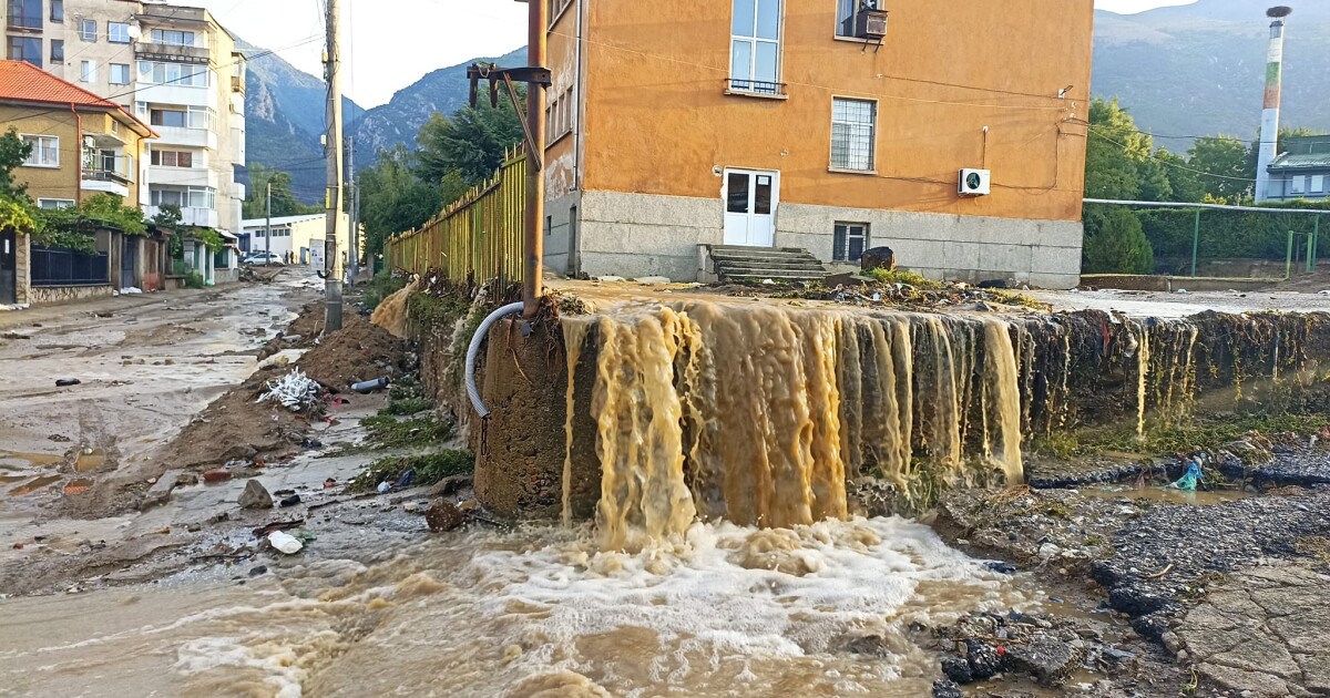 Повече от месец след наводнението в Карловско най-пострадалите жители получават