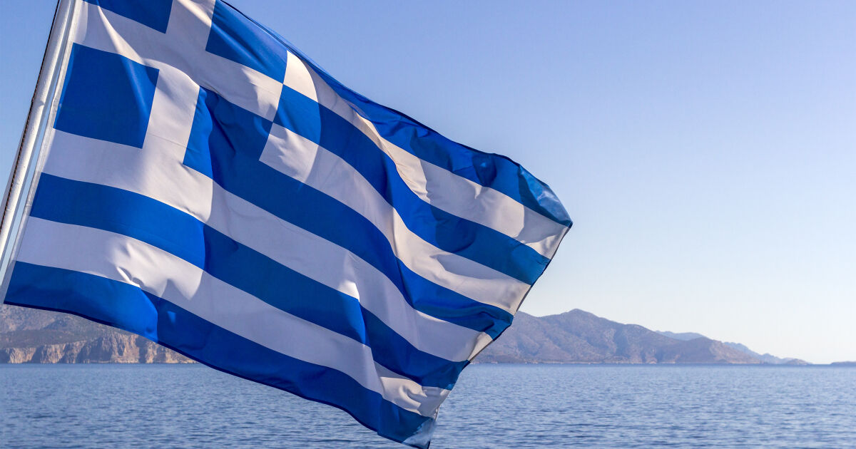 35-годишен българин е арестуван, след като е свалил гръцкия флаг от