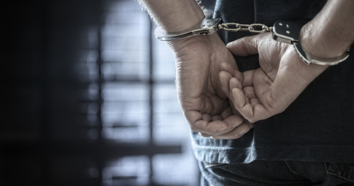 Двама българи са арестувани при акция срещу разпространението на наркотици в