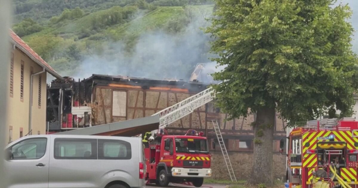 Пожар изпепели и хижа в Източна Франция, където са почивали