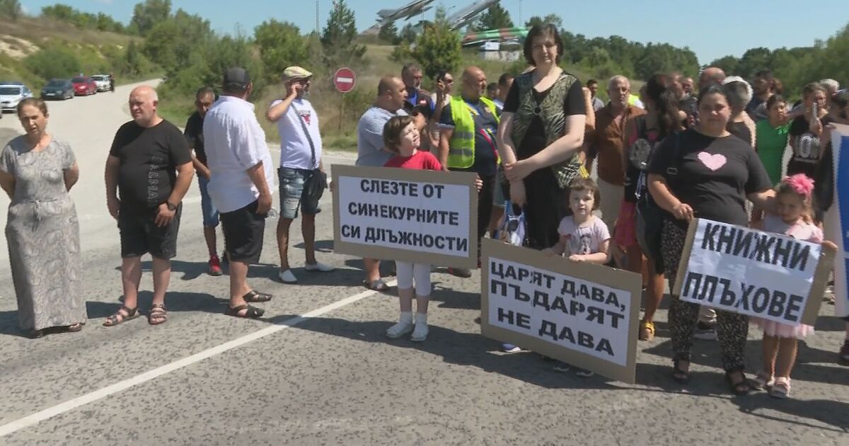 Блокада на пътя София-Варна заради продължаващите проблеми с водоподаването и