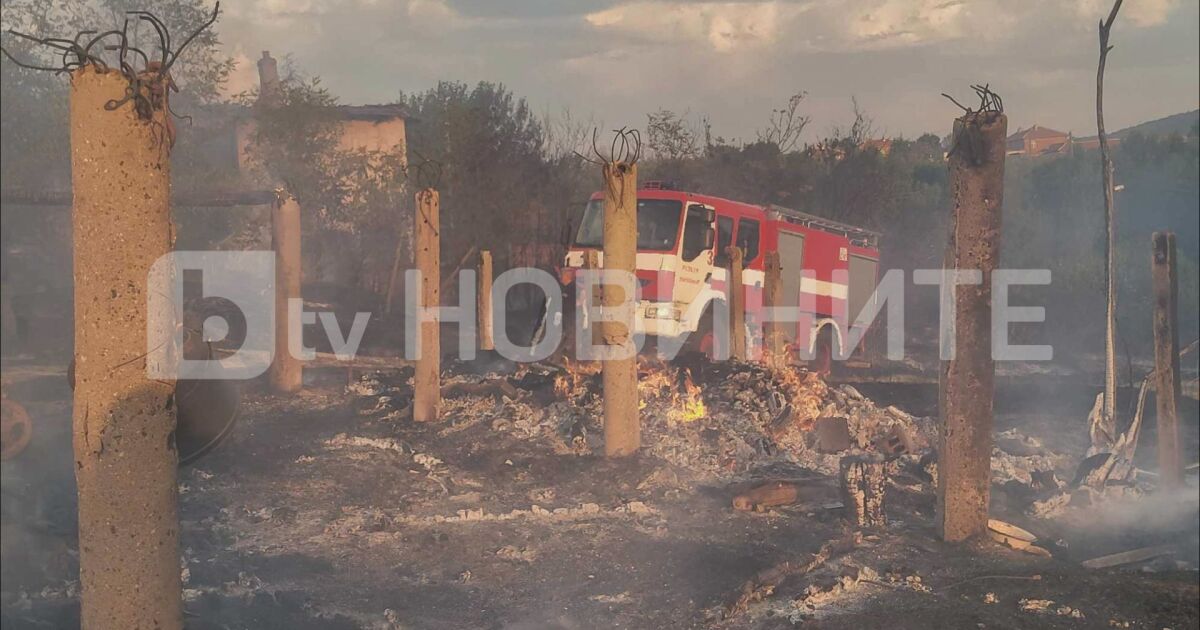 4 големи пожара избухнаха почти едновременно в Хасковска област. 7
