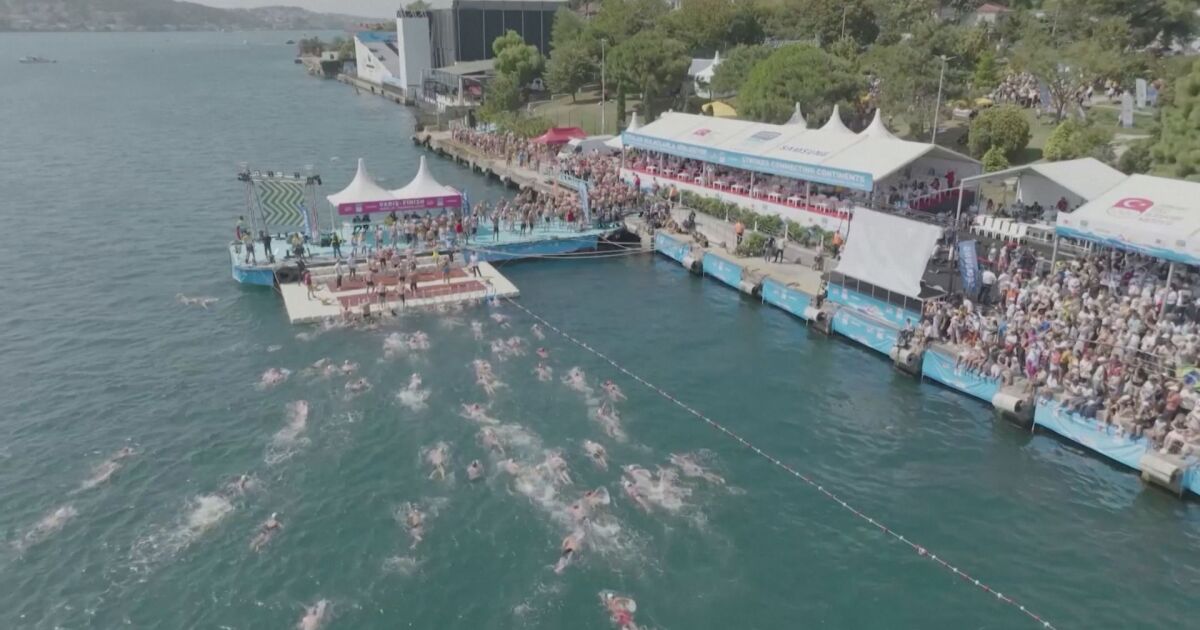 В Истанбул се проведе оспорвано състезание по плуване - 2600
