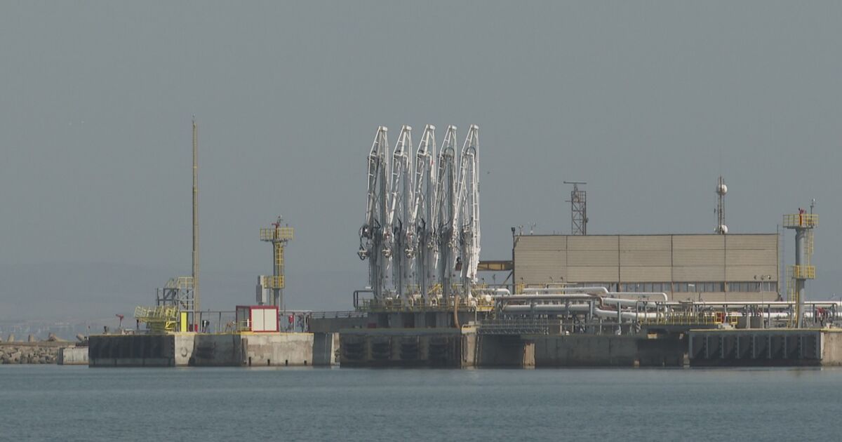 Държавата поема управлението на пристанищния терминал Росенец край Бургас. В