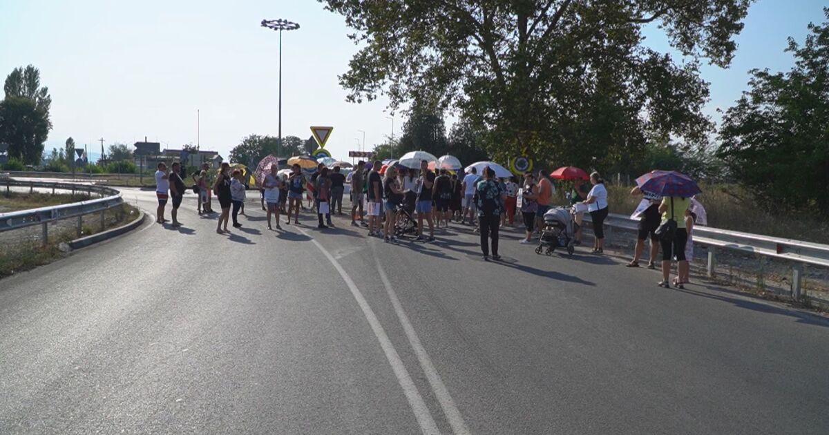 Блокада на пътя Пловдив - Пазарджик и тази вечер от