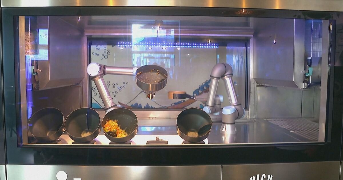 Ресторант в Германия назначи робот за главен готвач. Според собственика