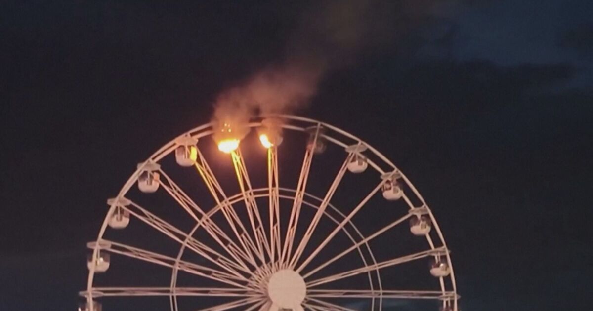 Тече разследване на пожара на виенско колело по време на