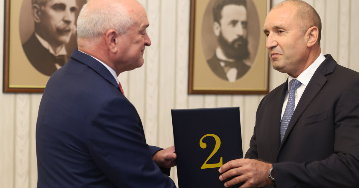 Държавният глава Румен Радев прие на Дондуков“ 2 кандидата за