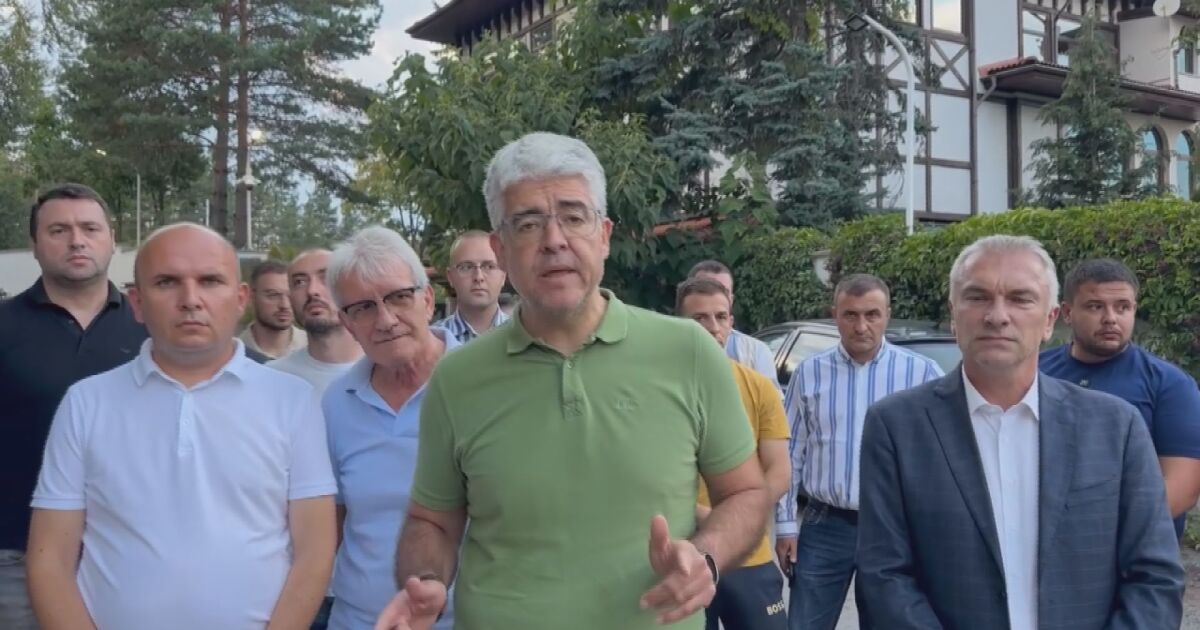 Група неизвестни е влязла в жилището, което се обитава от