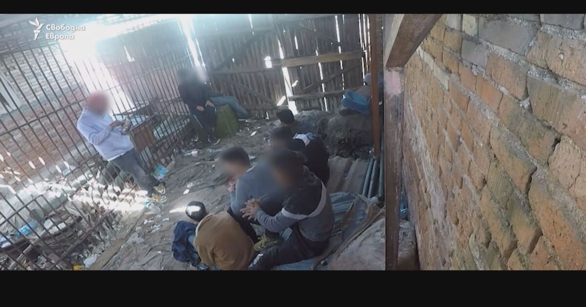 Nouvelles révélations : la police bulgare a gardé les migrants dans une cabane avec des barreaux et pas de toilettes