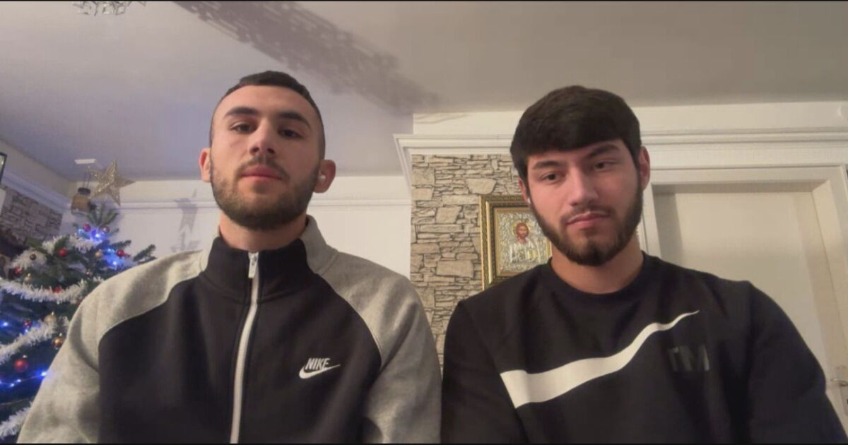 Две млади момчета, които пътуват към Германия, намериха и върнаха