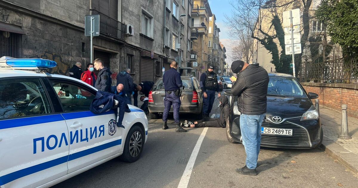 Арести в центъра на София. Двама мъже бяха задържани на