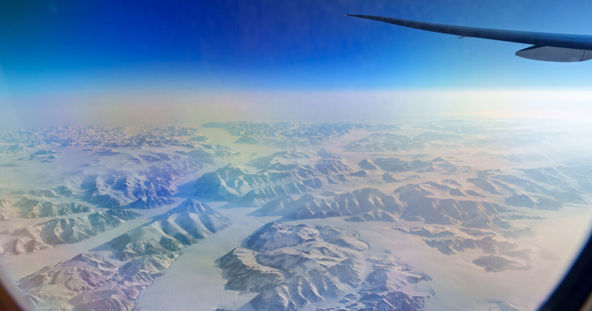 Защо летят самолети само рядко над Южния полюс? Напоследък често