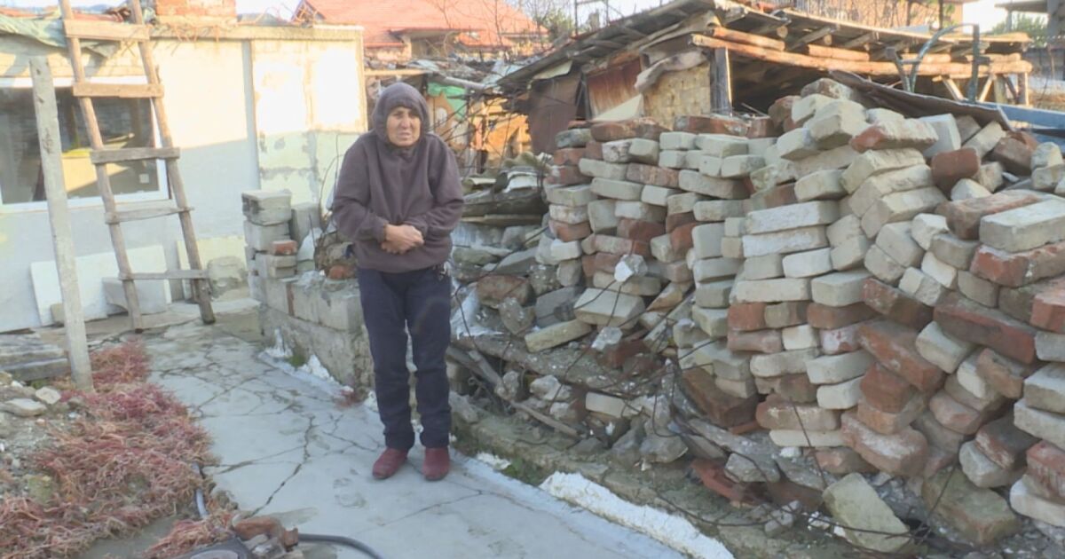 Абсурден казус от пловдивския квартал Коматево. Възрастни жени бедстват вече