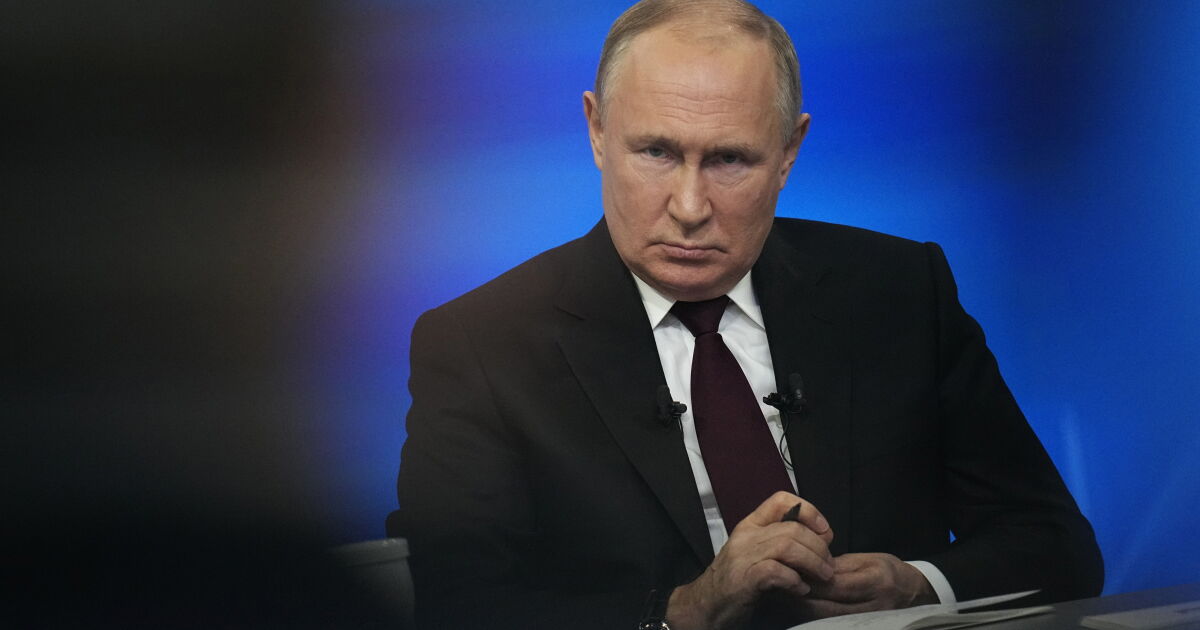 Руският президент Владимир Путин подписа указите за назначаването на министрите