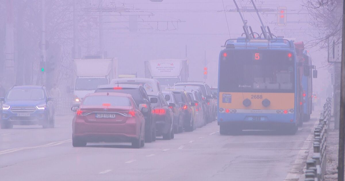 Опасно за дишане в София днес. Станциите за измерване на