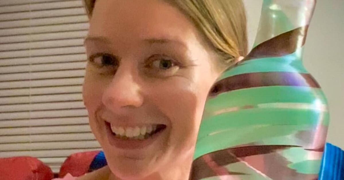 Ваза, закупена за 3,64 евро от магазин за дарени дрехи