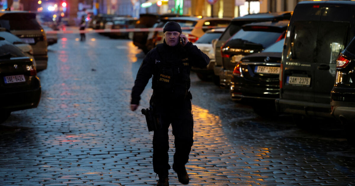 24-годишният Давид Козак, който уби вчера 14 души в Карловския