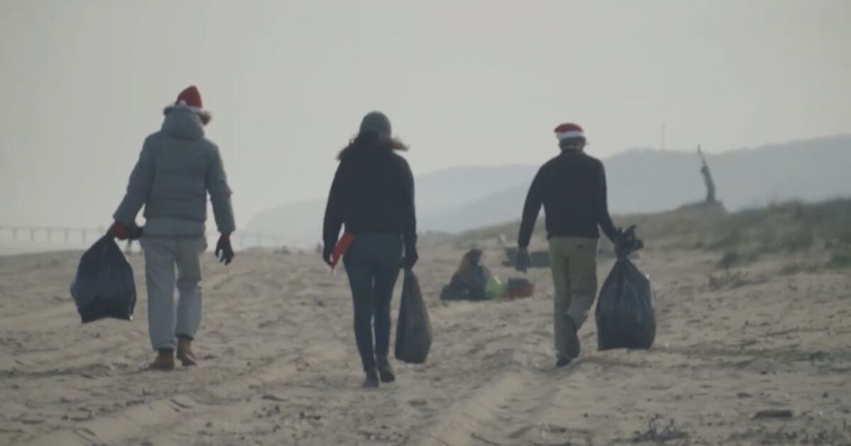 За шеста поредна година доброволци организират коледно почистване на черноморски