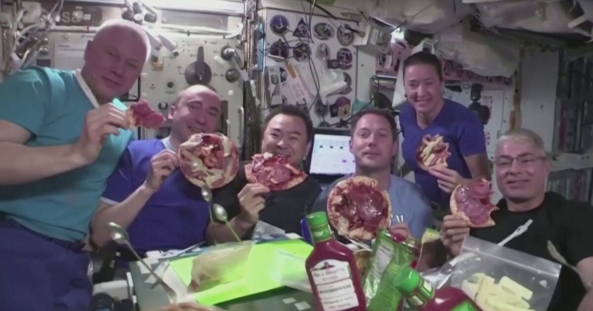 Проби от човешка тъкан от Лабораторията за космически иновации в