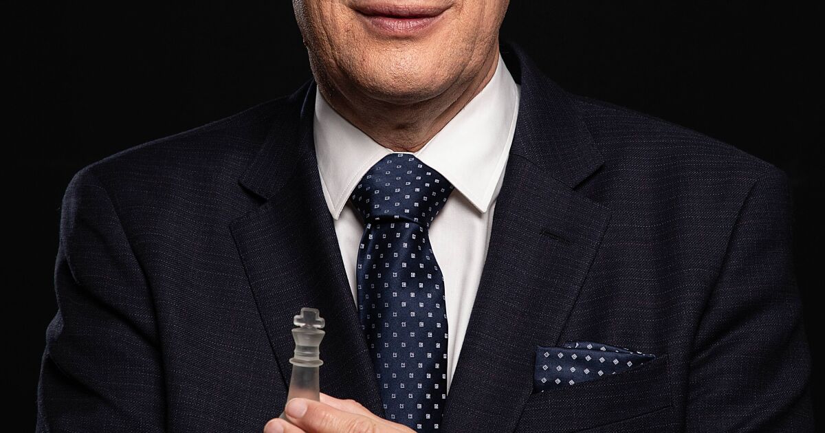  Г-н Бартолайт, повече от 20 години работите в различни телевизионни