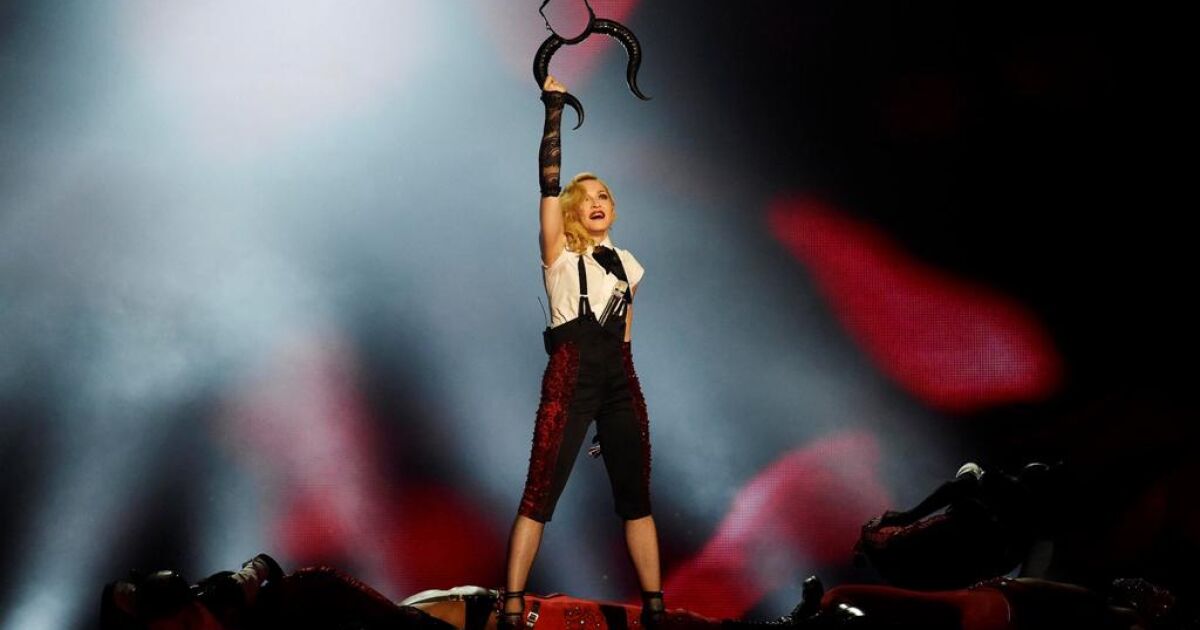 Мадона отложи световното си турне, след като беше приета в