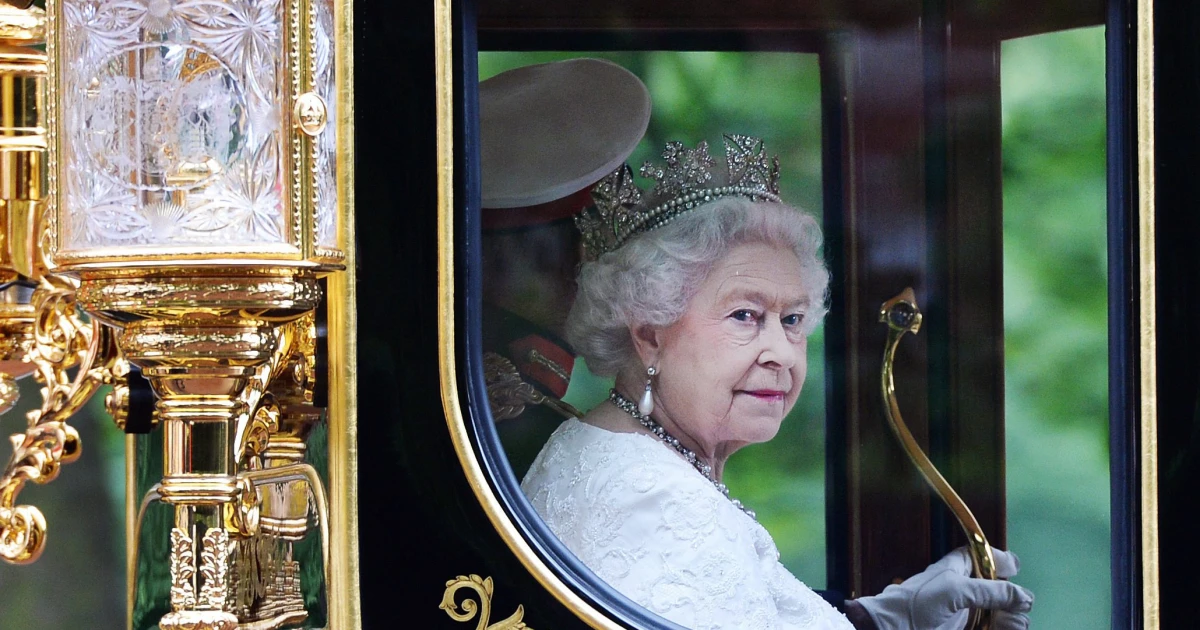 Последното пътуване на кралица Елизабет II към Лондон започна. Процесията