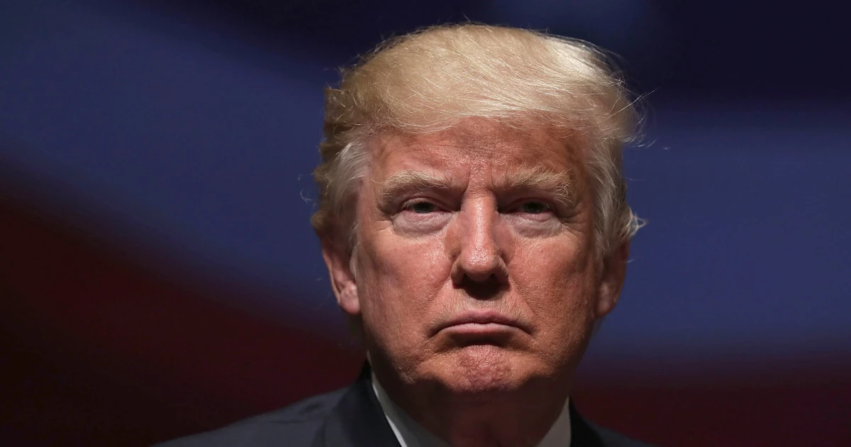 Американската писателка и журналист Е. Джийн Карол заведе дело срещу