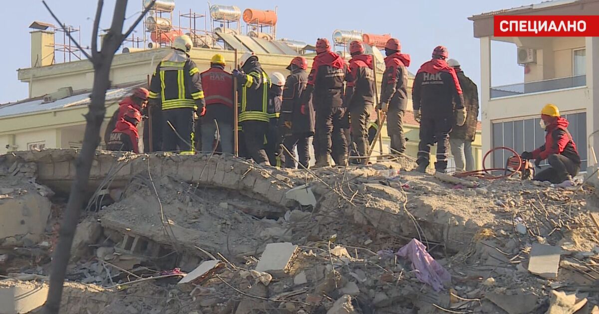 Спасителната акция в 2-милионния град Газиантеп в Турция продължава. Там