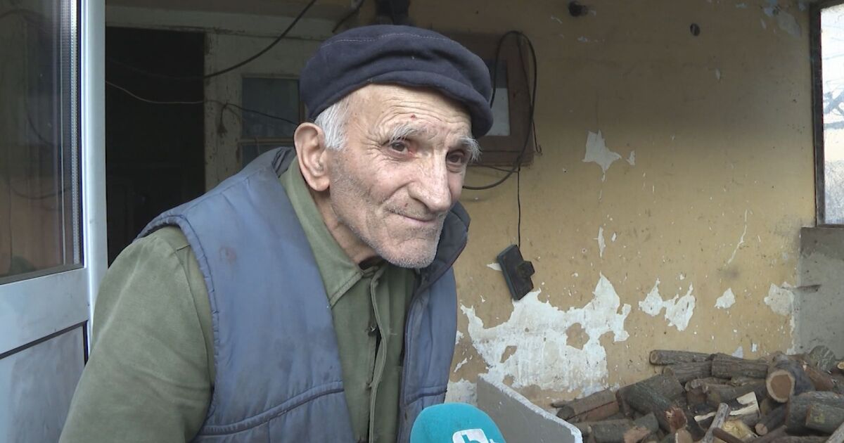 самотен възрастен мъж от оряховското село Остров. Като съпричастен към