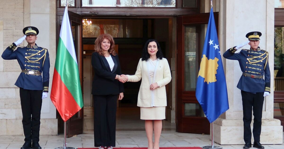 Вицепрезидентът Илияна Йотова, която е на официално посещение в Косово