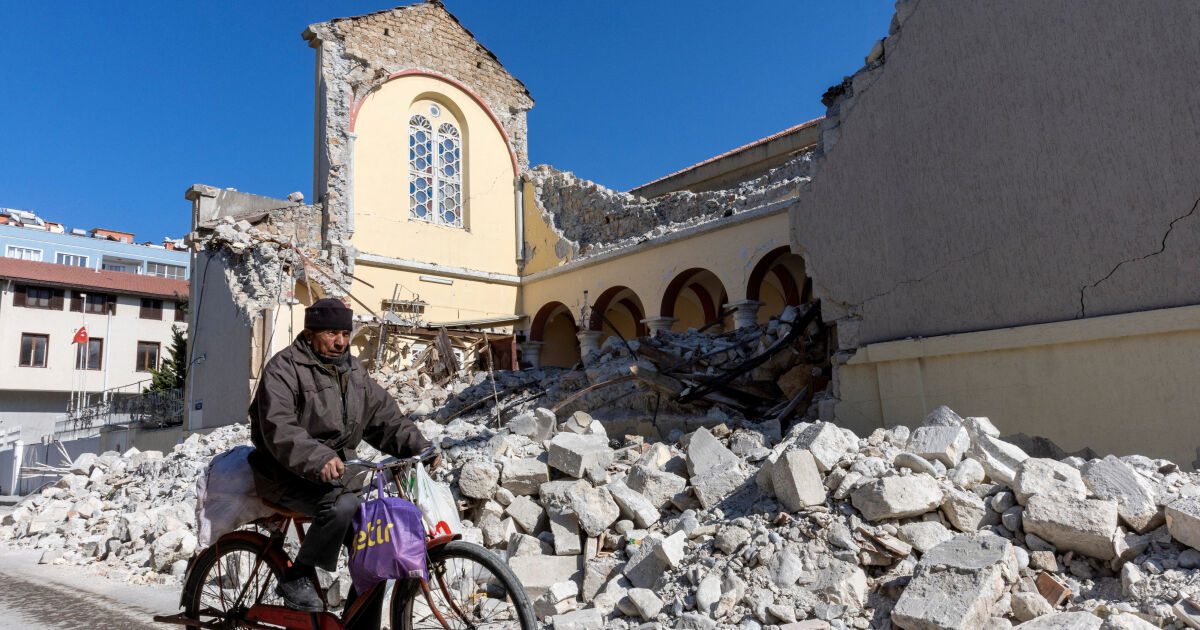 Над 46 хиляди са вече жертвите на земетресението в Турция