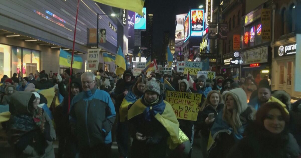 Продължават демонстрациите по света в подкрепа на Украйна. Хиляди се