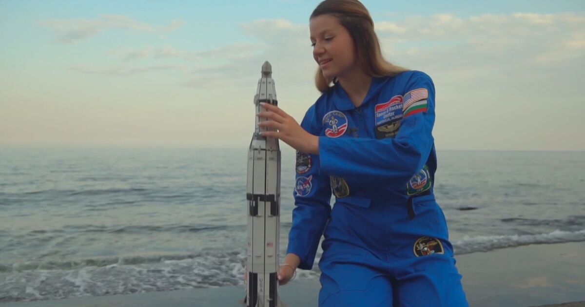 Космическото момиче на България - Татяна Иванов. Тя е само